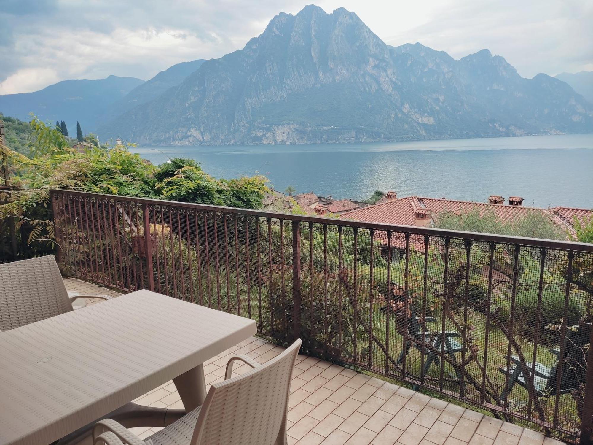 IseoLakeRental - Casa Luisa Riva di Solto Exterior foto